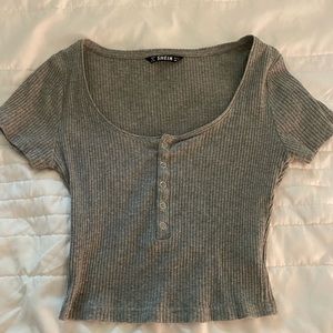 gray crop top